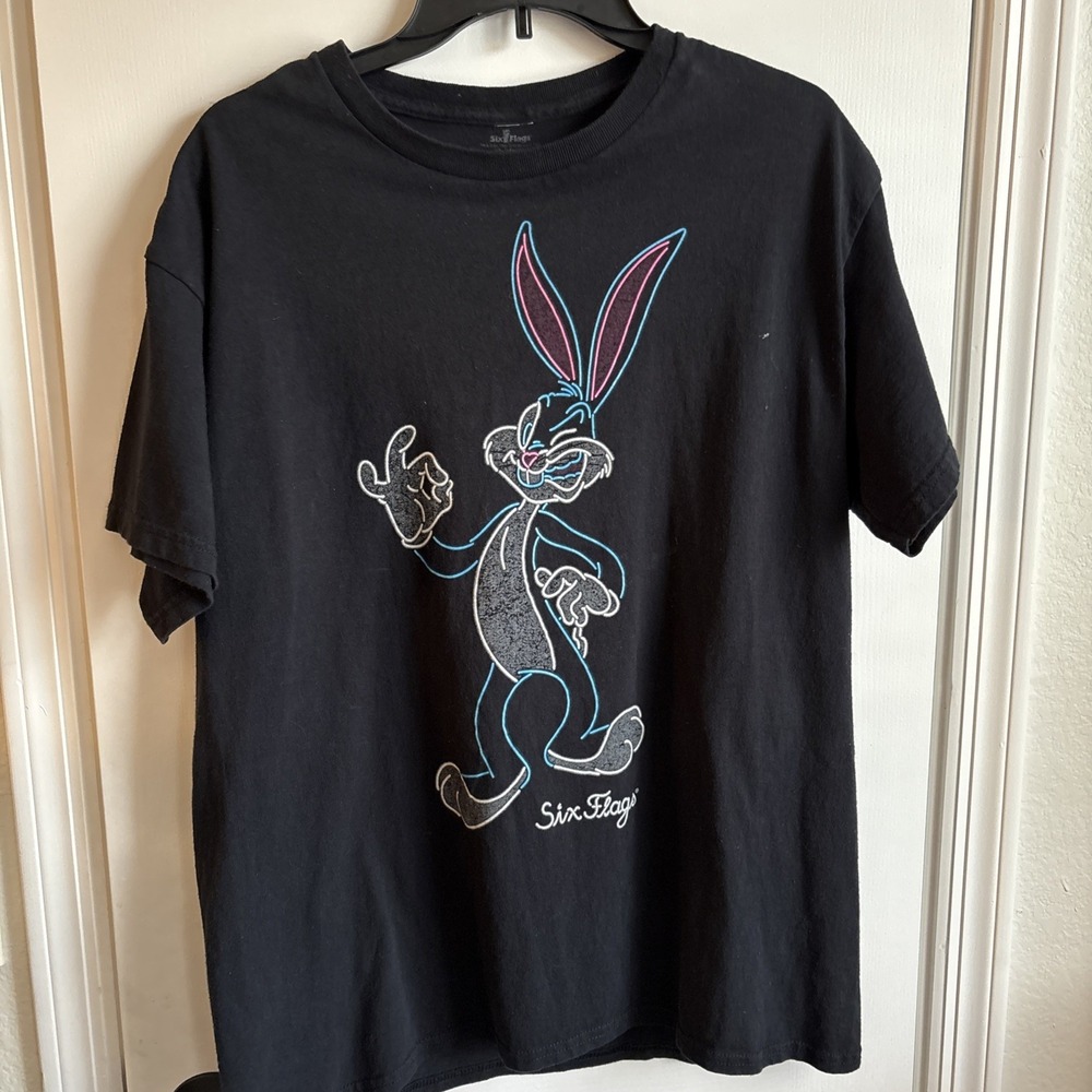 Six Flags Looney Tunes‎ Glow In The Dark Bugs Bunny Large Shirt